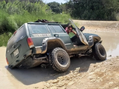 Offroad vehicle in mud where Gyraline can be used